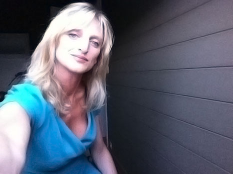 Sabrina recenter.
