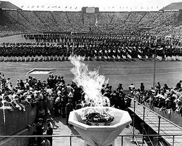 Het Olympisch Stadion in Londen 1948 tijdens de openingsceremonie.