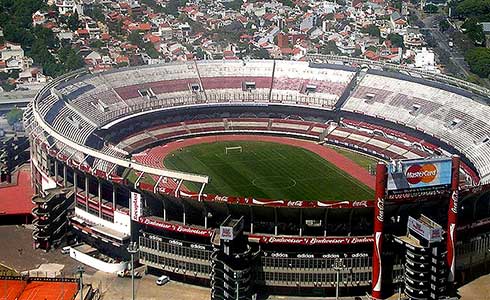 Het Estadio Monumental de River Plate in Argentinië, waar de openingsplechtigheid en de finale van dit Wereldkampionschap gehouden werden.