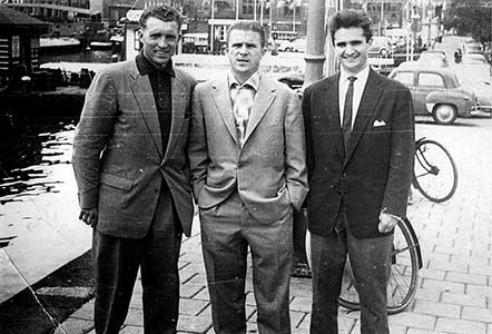 Een foto genomen in Amsterdam in 1957. Béres, Puskás en Békeffy.