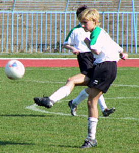 De jonge Berkesi Judit in 2005 als verdedigster bij László Kórház SC.