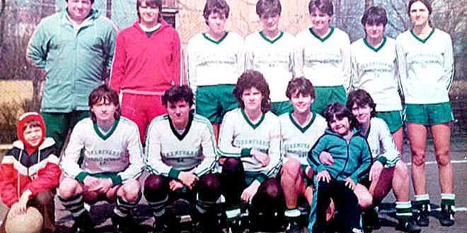 Het team van Bukovszki, Ferencvárosi László Kórház SC 1985-1986, dat seizoen ook Kampioen van Hongarije.