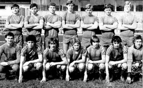 Disztl László met de jeugdploeg van Székesfehérvári Videoton SC in 1979.