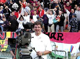 voor de gelegenheid eens als cameraman.