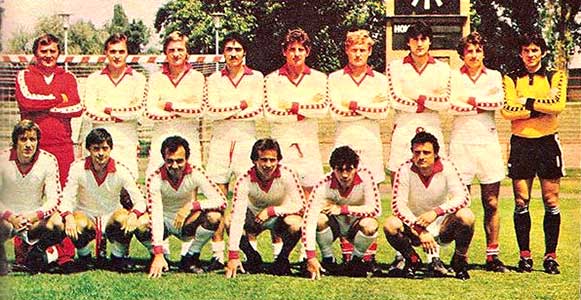 Ferencvárosi TC 1978-1979 met (bovenste rij, 2de van rechts) Esterházy Márton.