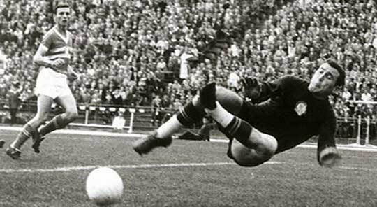 Een aantal spelers van het Golden Team in Wenen in 1955.