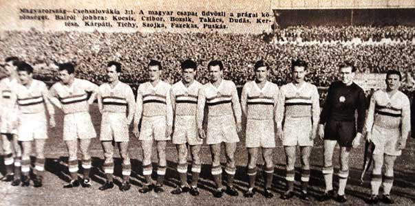 Het Hongaars elftal voor de wedstrijd tegen Tsjecho-Slowakije op 2 oktober 1955 (winst 1-3)