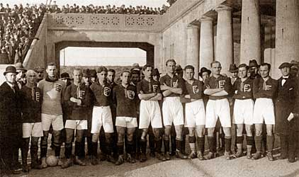 De Hongaarse ploeg die op 24 oktober 1921 in Berlijn met 1-0 verloor tegen Duitsland.