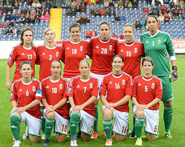 Gál Tímea in het national team van Hongarije (nummer 5).