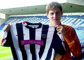 In 2004 met het shirt van West Bromwich Albion.