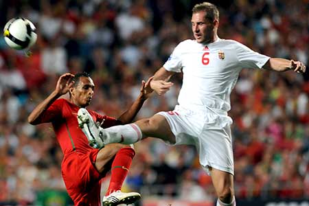 Gyepes Gábor in actie tijdens een WB-kwalificatiewedstrijd tegen Portugal in 2009.