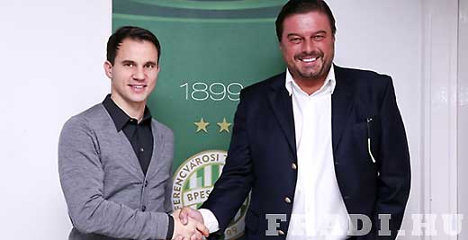 Tamás na de ondertekening van zijn contract met Ferencvárosi TC op 12 december 2014.