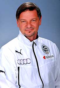 Horváth Ferenc als trainer van Gyõri ETO FC.