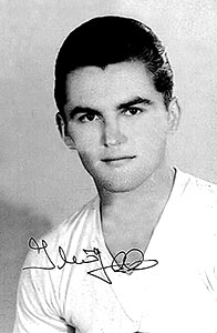 Een jonge Ihász Kálmán als Olympisch international.