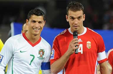 Juhász Roland, samen met Christiano Ronaldo, won ook in 2011 de Hongaarse Gouden Bal als beste Hongaarse speler van het kalenderjaar.