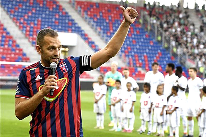 Na het beëindigen van die wedstrijd op 23 juni 2020 nam Juhász Roland afscheid van het actieve voetbal en hing de schoenen aan de haak. 