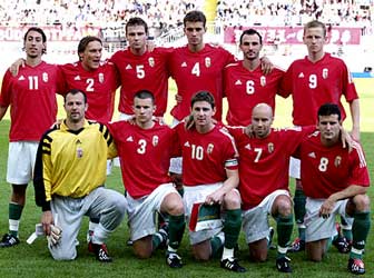 Gera (nummer 10) met het Nationaal Elftal. 