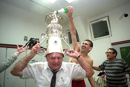 Toen Honvéd in 1996 de Beker van Hongarije won vierde Komora Imre het feest mee.