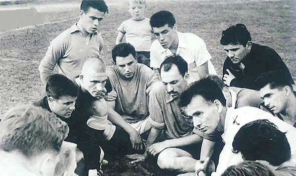 Stade in 1958-1959 tijdens een oefensessiemet Marosi Ferenc (rechts).