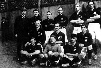 De Hongaarse nationale ploeg bij de wedstrijd van 2 mei 1909 tegen Oostenrijk 