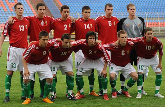 Németh Krisztián (nummer 9) met het Hongaars U20 team in 2009.