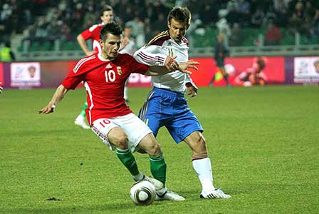 In actie tijdens een wedstrijd Hongarije-Rusland op 4 maart 2010.