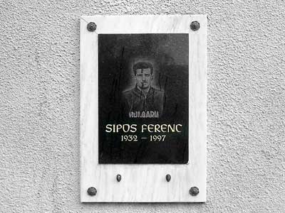 Gedenkplaat voor Sipos Ferenc.