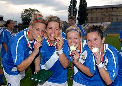 Angéla en een paar teamgenoten Kampioen Van Hongarije 2012.