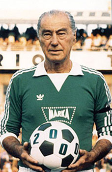Toldi Géza in een Ferencváros-truitje.