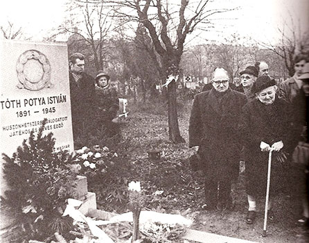 Het graf van Tóth Potya István.
