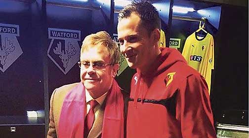 Dániel met de vroegere voorzitter van Watford FC, Sir Elton John.