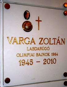 Het graf van Varga Zoltán in de crypte van de Szent István Bazilica.