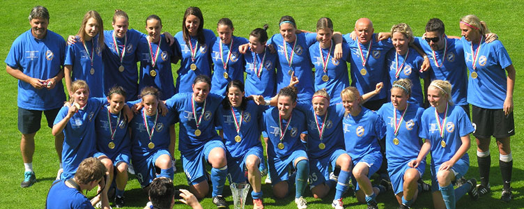 Het team van MTK dat zich in 2003 tot Kampioen van Hongarije kon kronen.