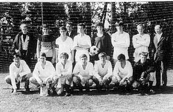 Zalai, eerste van rechts staand, bij FC Zwolle.