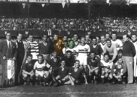 Zsengellér met het Hongaars nationaal team dat op 30 september 1945 tegen Roemenië speelde