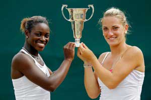 Winst op Wimbledon Junior dubbel 2010 met Sloane Stephens.