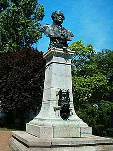 Erkel Ferenc standbeeld in Gyula.