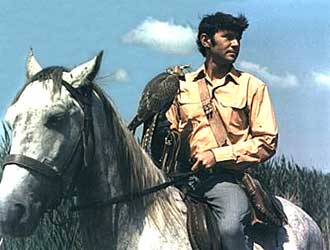 Filmfragment 'Magasiskola' (The Falcons).
