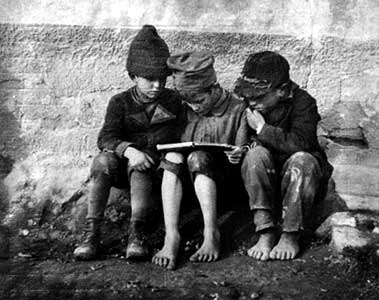 Kertész Andor: Schoolkinderen, Esztergom, Hongarije 1915.