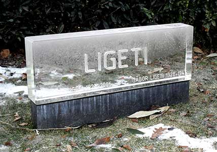 Het graf van Ligeti György op het kerkhof Zentralfriedhof in Wenen.