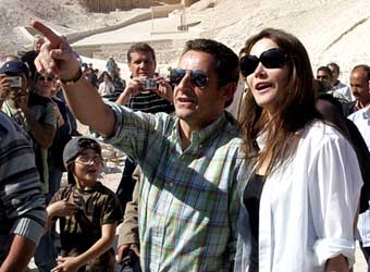 Nicolas Sarkozy en Carla Bruni op uitstap in Egypte.