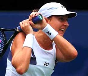 Monica Seles in actie... steeds geconcentreerd en vol overgave.
