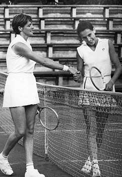 Éva en Margaret Court in 1973...