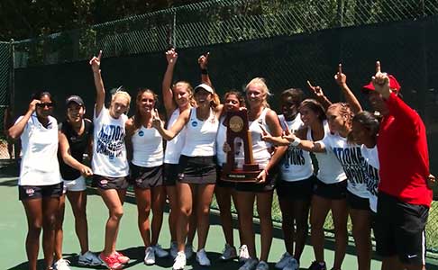 Het team Barry University Bucs dat, met Szávay Blanka, het NCAA Division II Women’s Tennis Championship won in 2014.