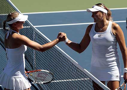 In 2007 versloeg Szávay ondermeer Nadia Petrova op de US Open.