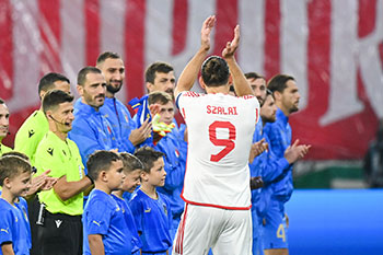 Na de wedstrijd nam Szalai Ádám afscheid van de supporters en de nationale ploeg.