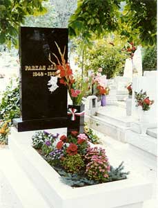 Zijn graf op het Farkasréti kerkhof  in Budapest