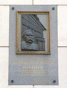Gedenkplaat in Budapest V.ker. Deak Ferenc utca 1.c