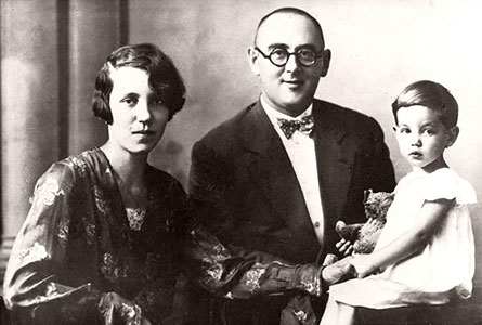 Nagy Imre, zijn echtgenote Égető Máriá en hun dochter Erzsébet, links in 1929 en rechts in 1938.